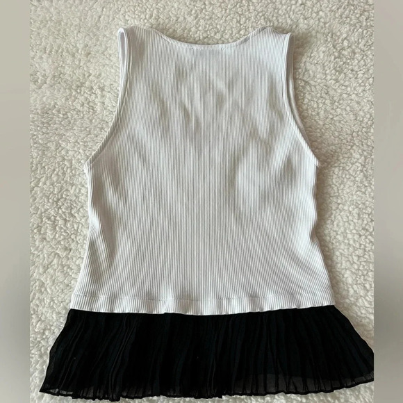 ZARA | Ribbed Tank with Ruffle - Size M - Picture 5 of 5